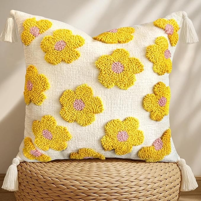 Non-shedding Tufting Yellow Flower Pillow suppliers